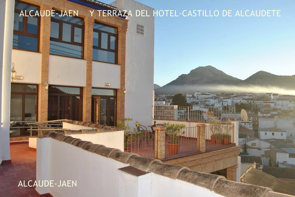 Hospederia Castillo De Alcaudete Guest House ภายนอก รูปภาพ